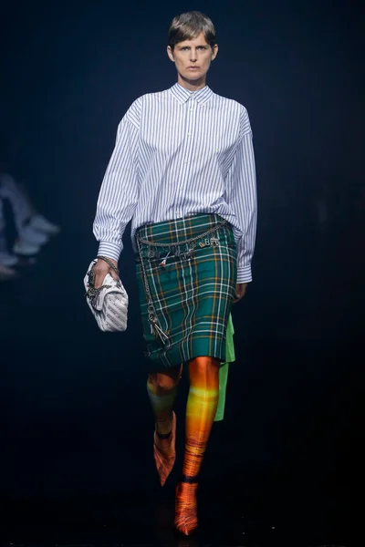 Look 1
